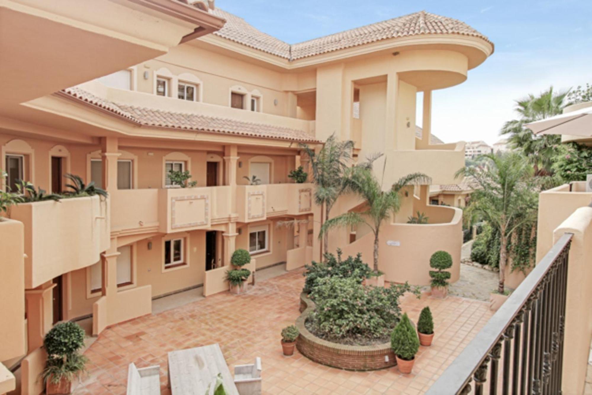 Aloha Hill Club Lluxury 5 Star Golf Resort Near Puerto Banus And Marbella Luaran gambar